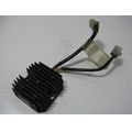 Lichtmaschinenregler / Gleichrichter<br>Zustand: Gebraucht ohne Mngel<br><br>Verwendbar fr: Honda CB 250 N, Typ: CB250N, Modelljahr: von 01/1979 bis 12/1983