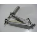 Furastenhalter hinten links<br>Zustand: Gebraucht ohne Mngel<br><br>Verwendbar fr: Honda CBR 600 F, Typ: PC35, Modelljahr: von 01/2001 bis 12/2007