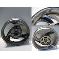 Hinterradfelge (J17x4.50), silbern<br>Zustand: Gebraucht mit Mangel<br><br>Verwendbar fr: Honda NT 650 V Deauville, Typ: RC47, Modelljahr: von 01/1998 bis 12/2001