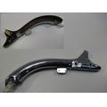 Radlauf-Halter hinten links, chrom<br>Zustand: Gebraucht mit Mangel<br><br>Verwendbar fr: Kawasaki EN 500, Typ: EN500A, EN, Modelljahr: von 01/1990 bis 12/1995