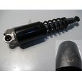 Federbein<br>Zustand: Gebraucht mit Mangel<br><br>Verwendbar fr: Kawasaki W 650, Typ: EJ650A, Modelljahr: von 01/1999 bis 12/2007