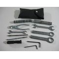 Bordwerkzeug-Satz (12-teilig)<br>Zustand: Gebraucht ohne Mngel<br><br>Verwendbar fr: Kawasaki VN 1500 Drifter, Typ: VNT50J, Modelljahr: von 01/1999 bis 12/2000