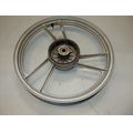 Hinterradfelge (J18xMT1.85), silbern<br>Zustand: Gebraucht ohne Mngel<br><br>Verwendbar fr: Suzuki RG 80 Gamma, Typ: NC11A, Modelljahr: von 01/1985 bis 12/1996