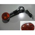 Blinker vorne rechts<br>Zustand: Gebraucht mit Mangel<br><br>Verwendbar fr: Suzuki VS 600 GL Intruder, Typ: VN51B, Modelljahr: von 01/1995 bis 12/1997