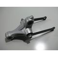 Federbein-Umlenkung<br>Zustand: Gebraucht ohne Mngel<br><br>Verwendbar fr: Triumph Tiger 800 XRX, Typ: C301A, Modelljahr: von 01/2018 bis 12/2020